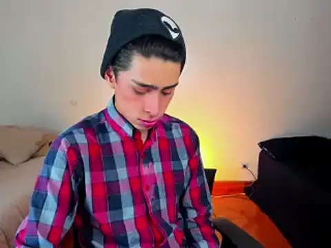 Snapshot of steve__gray chatting on 02/16/25, 02:10 steve gray online show from 02/16/25, 02:10