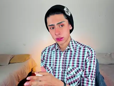 Snapshot of steve__gray chatting on 02/20/25, 03:19 steve gray online show from 02/20/25, 03:19