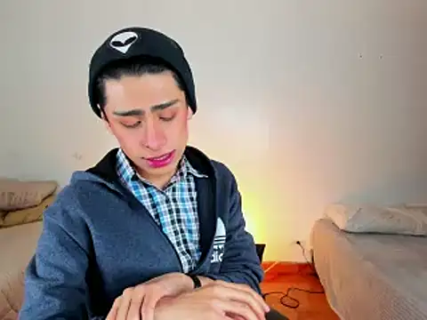 Snapshot of steve__gray chatting on 02/21/25, 03:21 steve gray online show from 02/21/25, 03:21