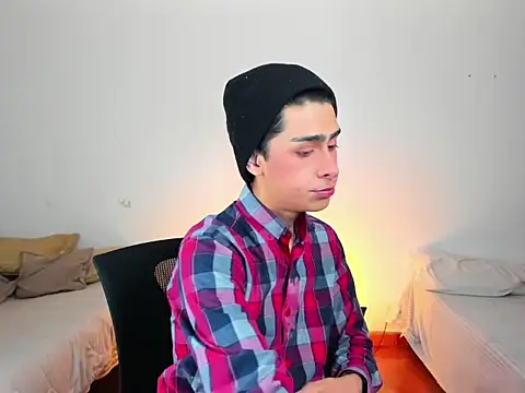 Snapshot of steve__gray chatting on 02/25/25, 02:00 steve gray online show from 02/25/25, 02:00