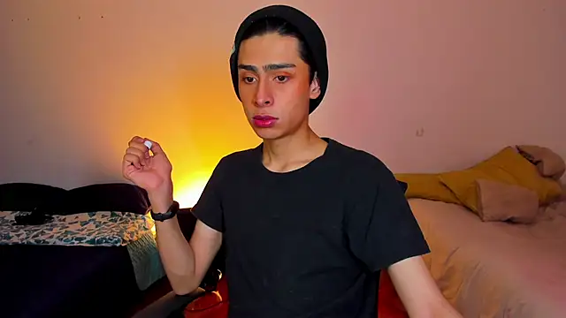 Snapshot of steve__gray chatting on 03/07/25, 06:43 steve gray online show from 03/07/25, 06:43