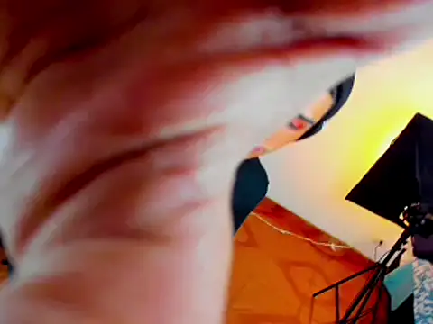 Snapshot of steve__gray chatting on 03/11/25, 07:03 steve gray online show from 03/11/25, 07:03