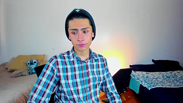 Snapshot of steve__gray chatting on 03/14/25, 06:50 steve gray online show from 03/14/25, 06:50