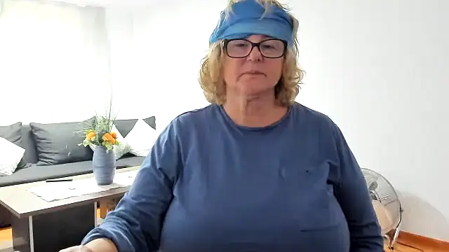 NoraJohnson6 online show from 09/17/25, 08:27