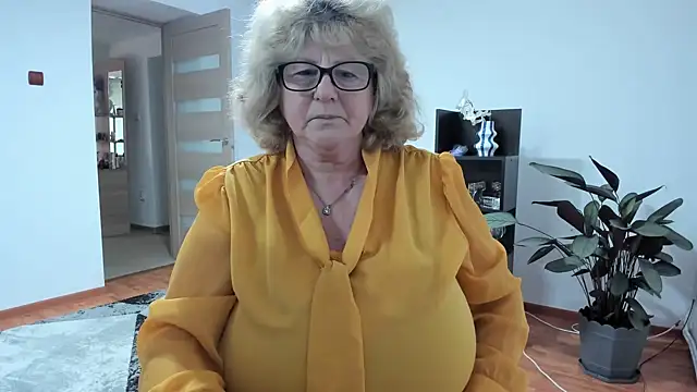 NoraJohnson6 online show from 11/25/25, 06:57