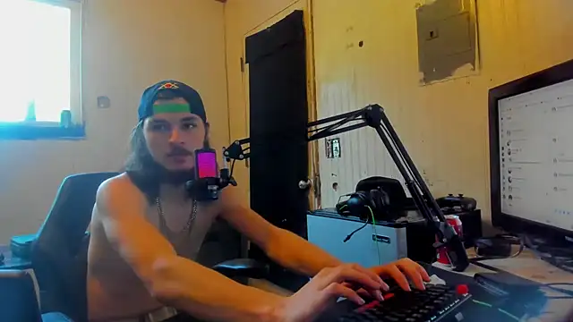 nuttyking2022 online show from 02/04/25, 09:10