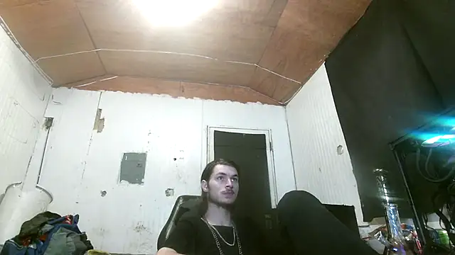 nuttyking2022 online show from 10/23/25, 08:02