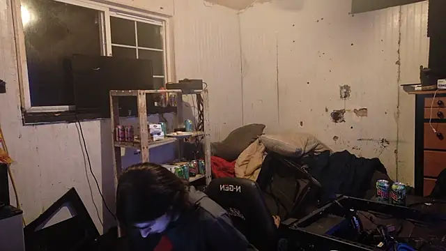 nuttyking2022 online show from 11/21/25, 01:37