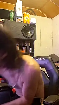 nuttyking2022 online show from 02/15/26, 07:05