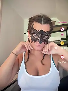 Loveblackzilla online show from 05/09/26, 12:32