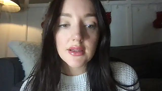 Snapshot of laceyjames24 chatting on 11/19/25, 11:43 laceyjames24 online show from 11/19/25, 11:43