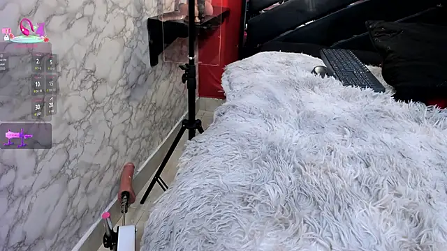 IVISBOUNCYASS online show from 04/17/26, 12:52