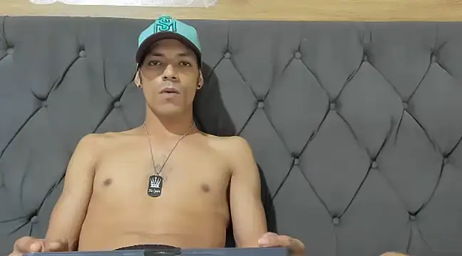 Snapshot of guyeifmaxiro chatting on 02/28/25, 12:21 guyeifmaxiro online show from 02/28/25, 12:21