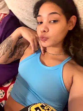 Snapshot of tastylolaaa chatting on 09/29/25, 02:49 tastylolaaa online show from 09/29/25, 02:49