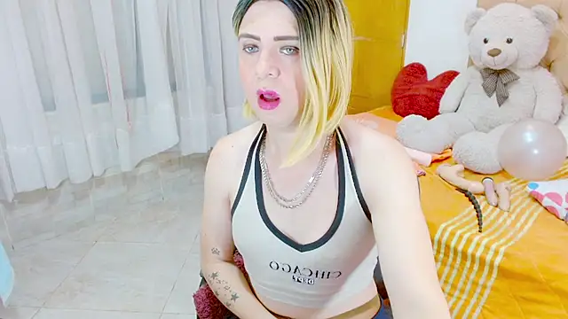 Snapshot of Dolldirtyxxx chatting on 02/25/26, 04:55 Dolldirtyxxx online show from 02/25/26, 04:55