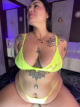 Madissonlove 1 online show from 05/04/26, 12:06