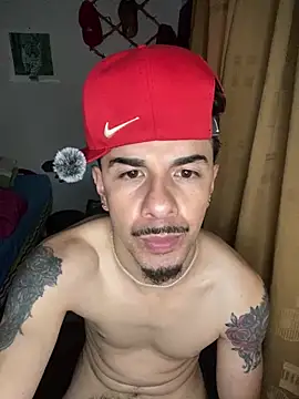 Snapshot of venusfranco_94 chatting on 12/16/25, 12:10 venusfranco 94 online show from 12/16/25, 12:10