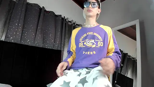 NovaaWheler online show from 11/17/25, 07:41