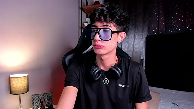 NovaaWheler online show from 11/22/25, 07:02