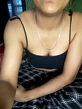 Snapshot of sufiya-ji chatting on 02/21/25, 04:07 sufiya-ji online show from 02/21/25, 04:07