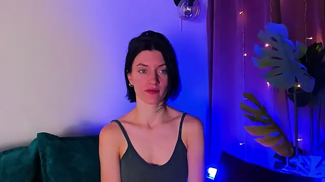 roxy riot  online show from 02/08/25, 04:25