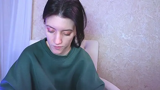 roxy riot  online show from 02/26/25, 01:32