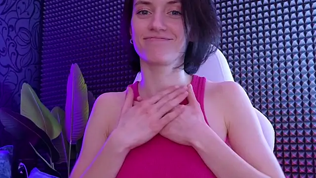 roxy riot  online show from 02/28/25, 07:37