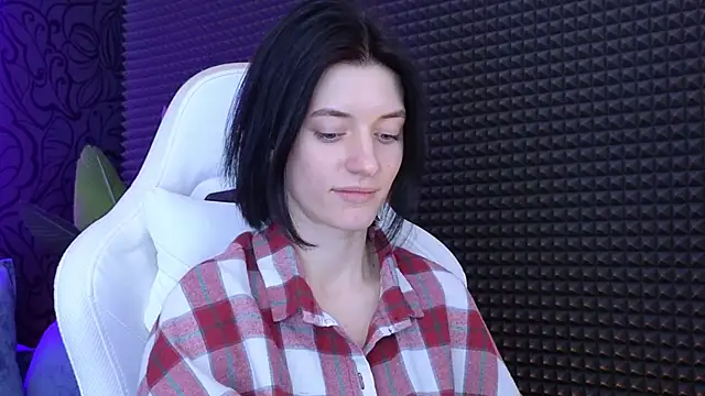 roxy riot  online show from 03/15/25, 07:20