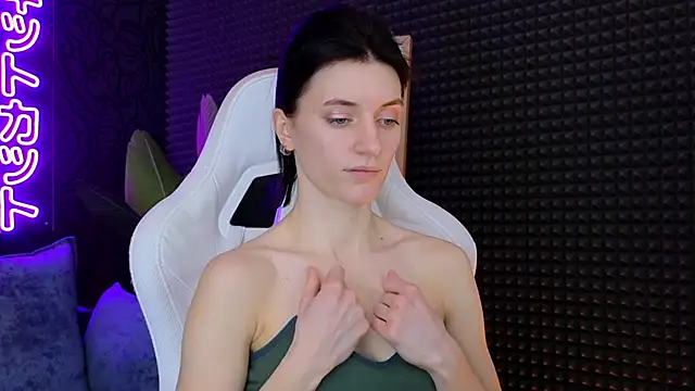 roxy riot  online show from 03/16/25, 04:30