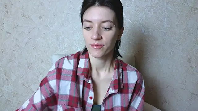 roxy riot  online show from 03/18/25, 01:32