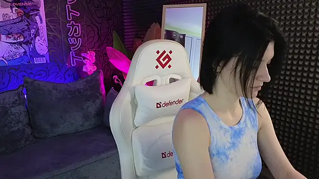 roxy riot  online show from 10/11/25, 01:27