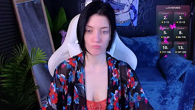 roxy riot  online show from 11/15/25, 01:25