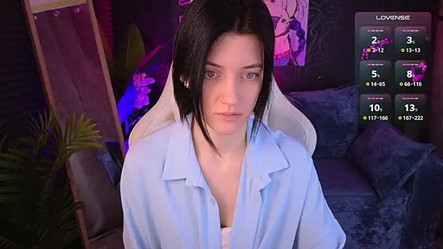 roxy riot  online show from 11/19/25, 02:00