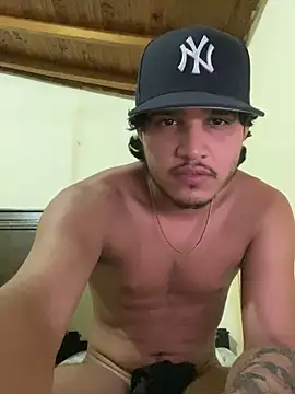 Snapshot of daniel6916 chatting on 02/10/25, 03:57 daniel6916 online show from 02/10/25, 03:57