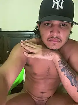 Snapshot of daniel6916 chatting on 02/13/25, 07:45 daniel6916 online show from 02/13/25, 07:45