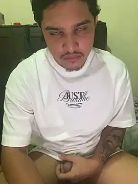 Snapshot of daniel6916 chatting on 02/17/25, 03:58 daniel6916 online show from 02/17/25, 03:58