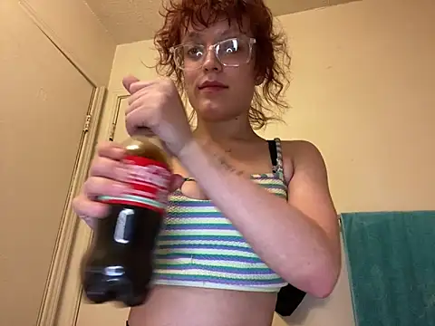 Snapshot of grassXass420 chatting on 03/13/25, 01:10 grassXass420 online show from 03/13/25, 01:10