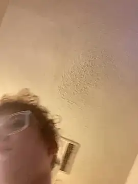 Snapshot of grassXass420 chatting on 03/20/25, 04:51 grassXass420 online show from 03/20/25, 04:51