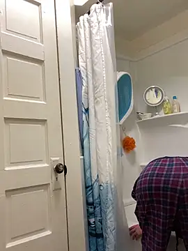 Snapshot of grassXass420 chatting on 10/27/25, 01:42 grassXass420 online show from 10/27/25, 01:42