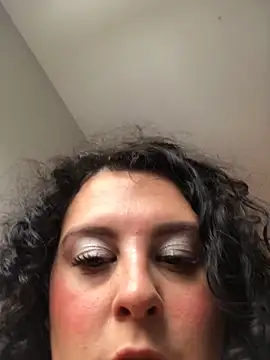 Snapshot of LunaSoleil9 chatting on 02/05/25, 12:17 LunaSoleil9 online show from 02/05/25, 12:17