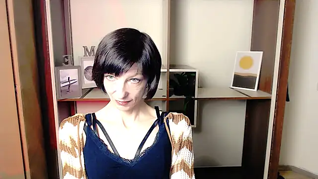  AngeliaFlow  online show from 10/03/25, 06:54