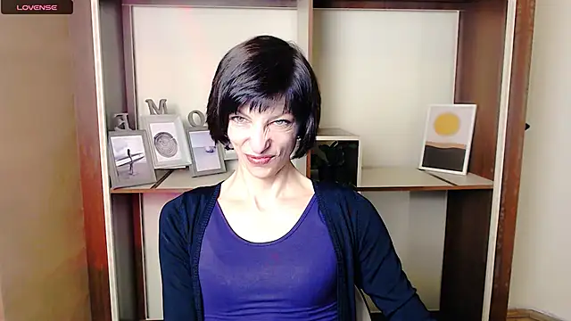  AngeliaFlow  online show from 10/09/25, 07:17
