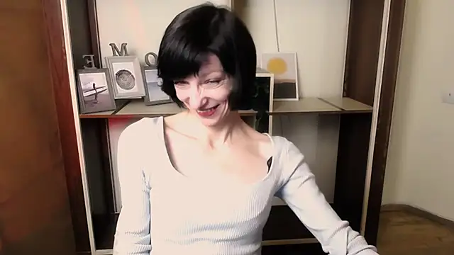  AngeliaFlow  online show from 10/25/25, 07:16