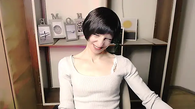  AngeliaFlow  online show from 11/19/25, 07:41