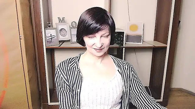  AngeliaFlow  online show from 04/15/26, 08:21