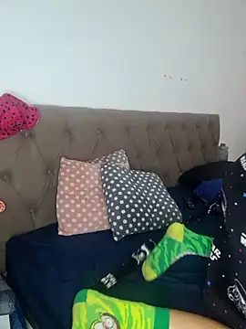 Snapshot of nickelfie chatting on 03/10/25, 10:37 nickelfie online show from 03/10/25, 10:37