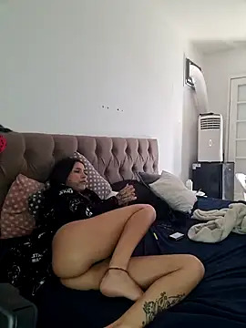 Snapshot of nickelfie chatting on 03/18/25, 12:36 nickelfie online show from 03/18/25, 12:36