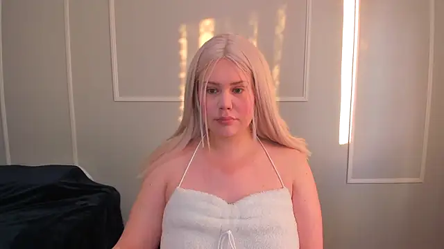 Snapshot of _leana_ chatting on 11/27/25, 01:02 leana online show from 11/27/25, 01:02