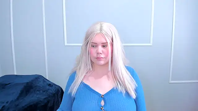 Snapshot of _leana_ chatting on 12/21/25, 06:37 leana online show from 12/21/25, 06:37