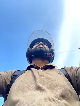 Snapshot of Rishwithr chatting on 02/14/26, 01:46 Rishwithr online show from 02/14/26, 01:46